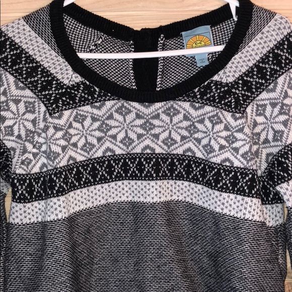 C&C Sweater - Picture 2 of 7